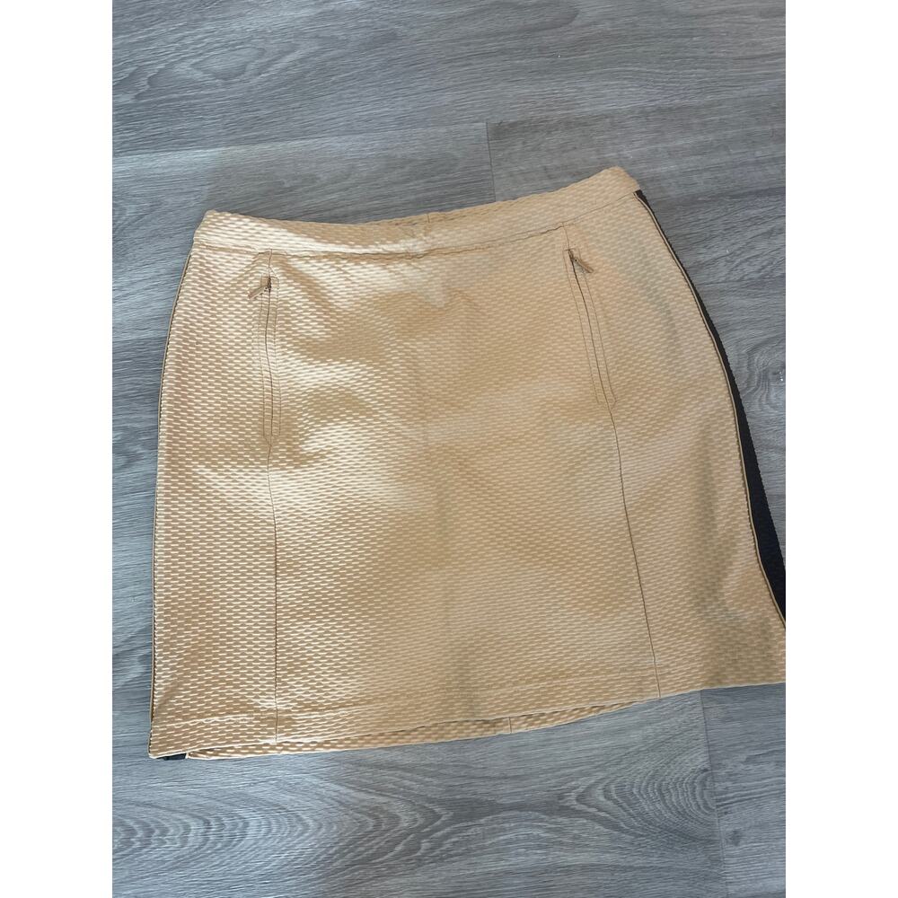 Tail Tech size medium beige and black golf skort
